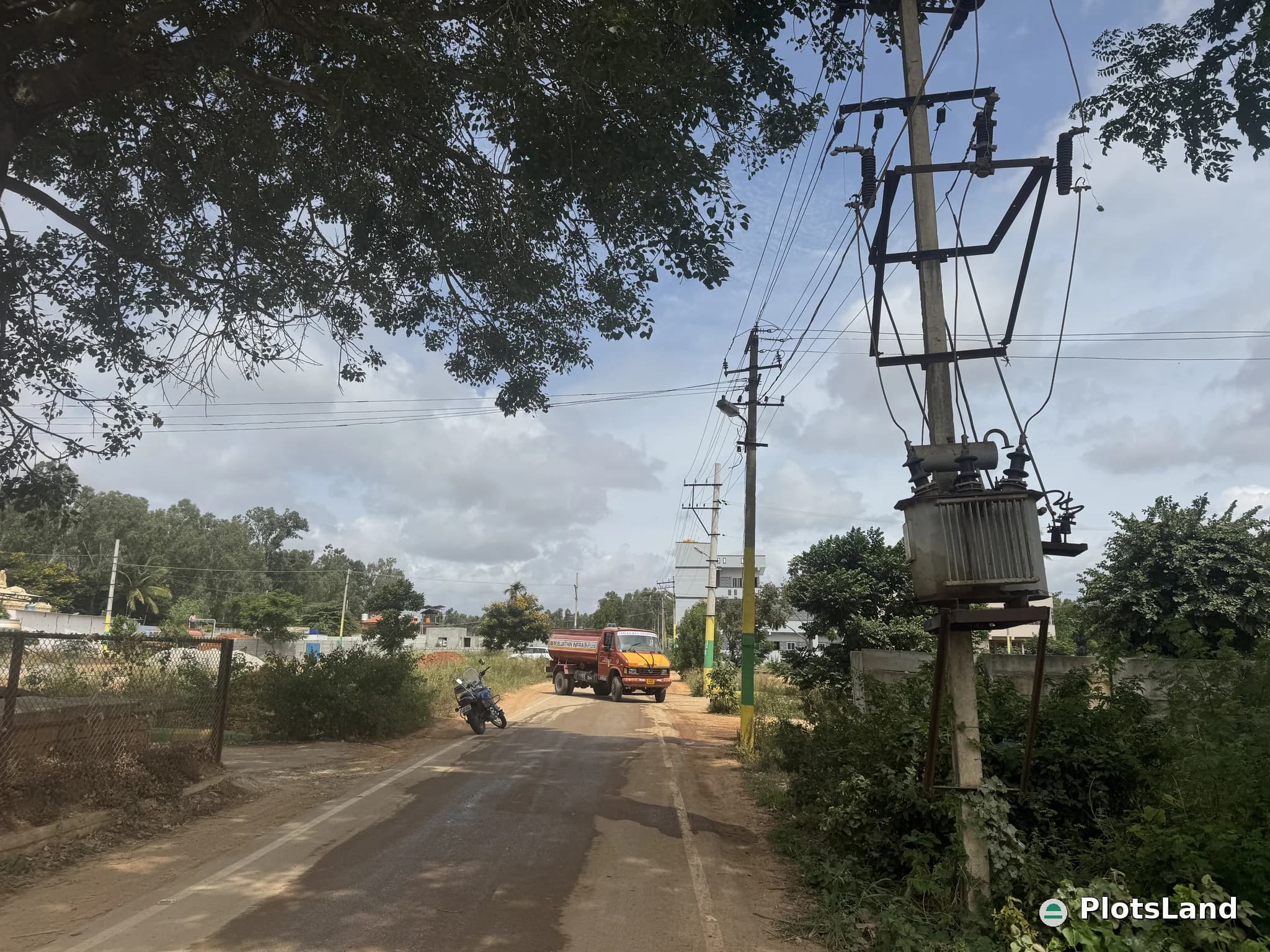 “Own a High Groundwater Plot Beside the Lake – A Lifetime Income Opportunity for Water Tanker Business!” — photo 4