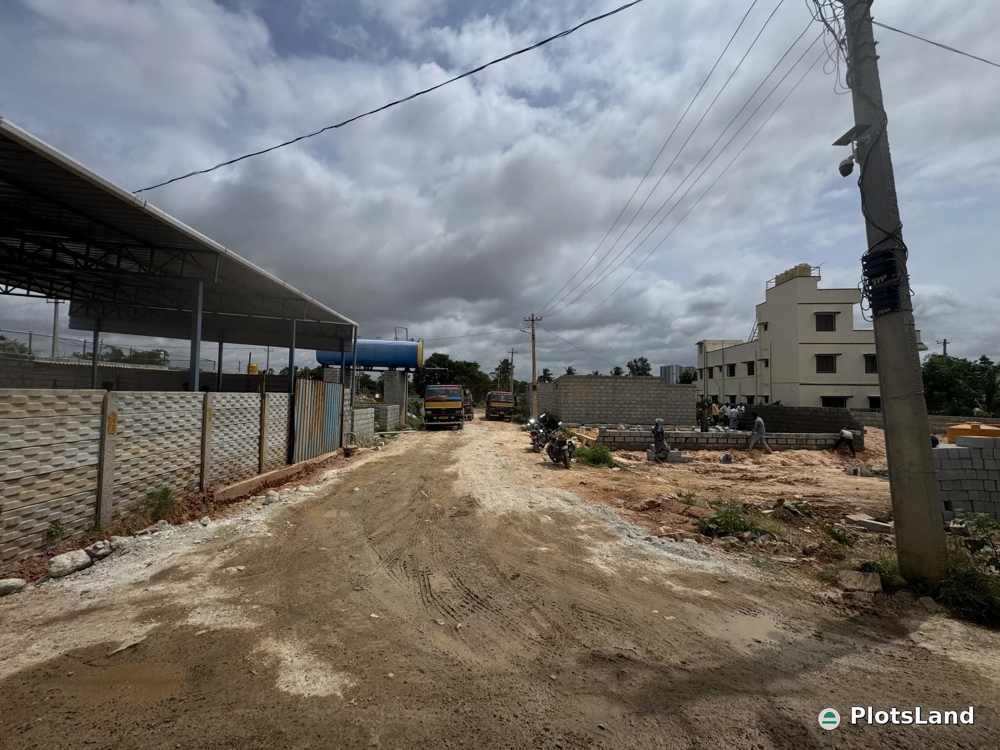 “Own a High Groundwater Plot Beside the Lake – A Lifetime Income Opportunity for Water Tanker Business!” — photo 3