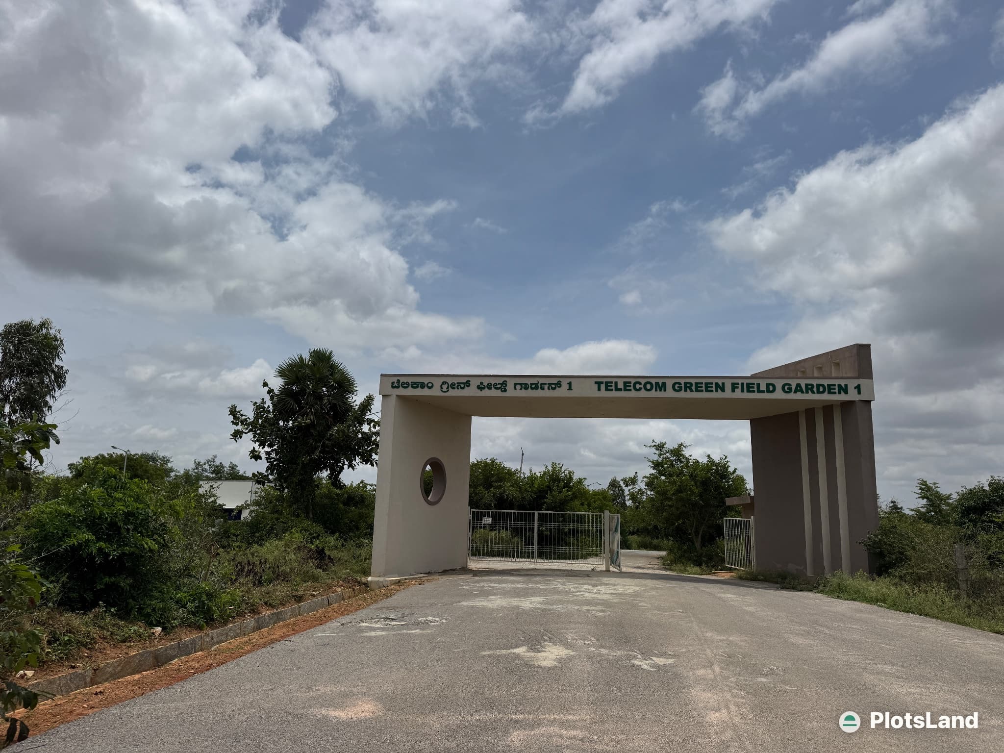 TELECOM GREENFIELD GARDEN 1